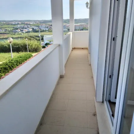 Appartement à - 1er étage Lourinhã